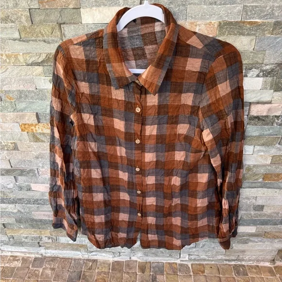 Button down - Picture 2 of 3